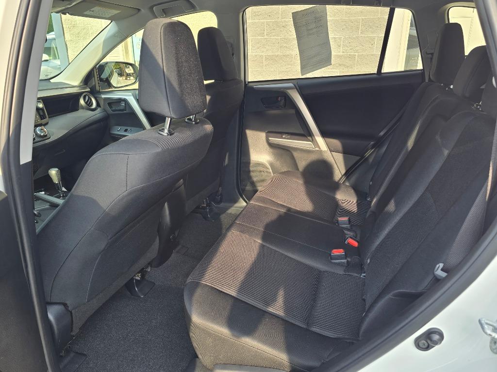 2017 Toyota RAV4 LE photo